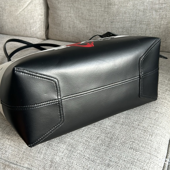 Disney x Kate Spade Minnie Tote NWT - Picture 3 of 10